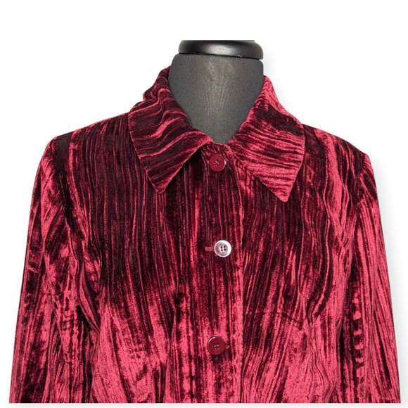 Briggs New York Petite Ribbed Velvet Button-Up Jacket in Rich Red Size Petite L - Picture 1 of 16